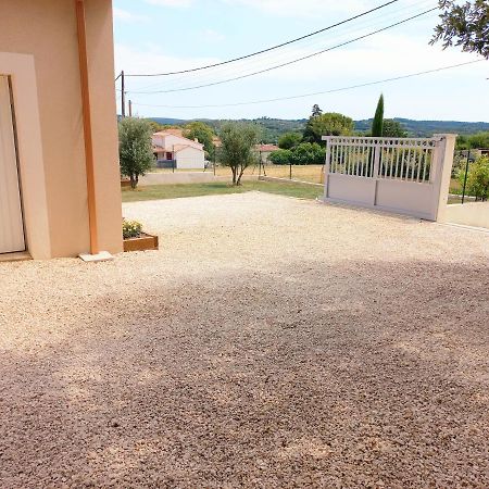 Charmante villa dans un village paisible aux portes d'Uzès et des Cévennes Saint-Hippolyte-de-Caton Esterno foto