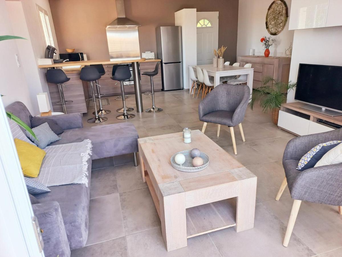 Charmante villa dans un village paisible aux portes d'Uzès et des Cévennes Saint-Hippolyte-de-Caton Esterno foto