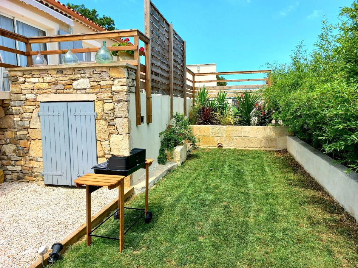 Charmante villa dans un village paisible aux portes d'Uzès et des Cévennes Saint-Hippolyte-de-Caton Esterno foto