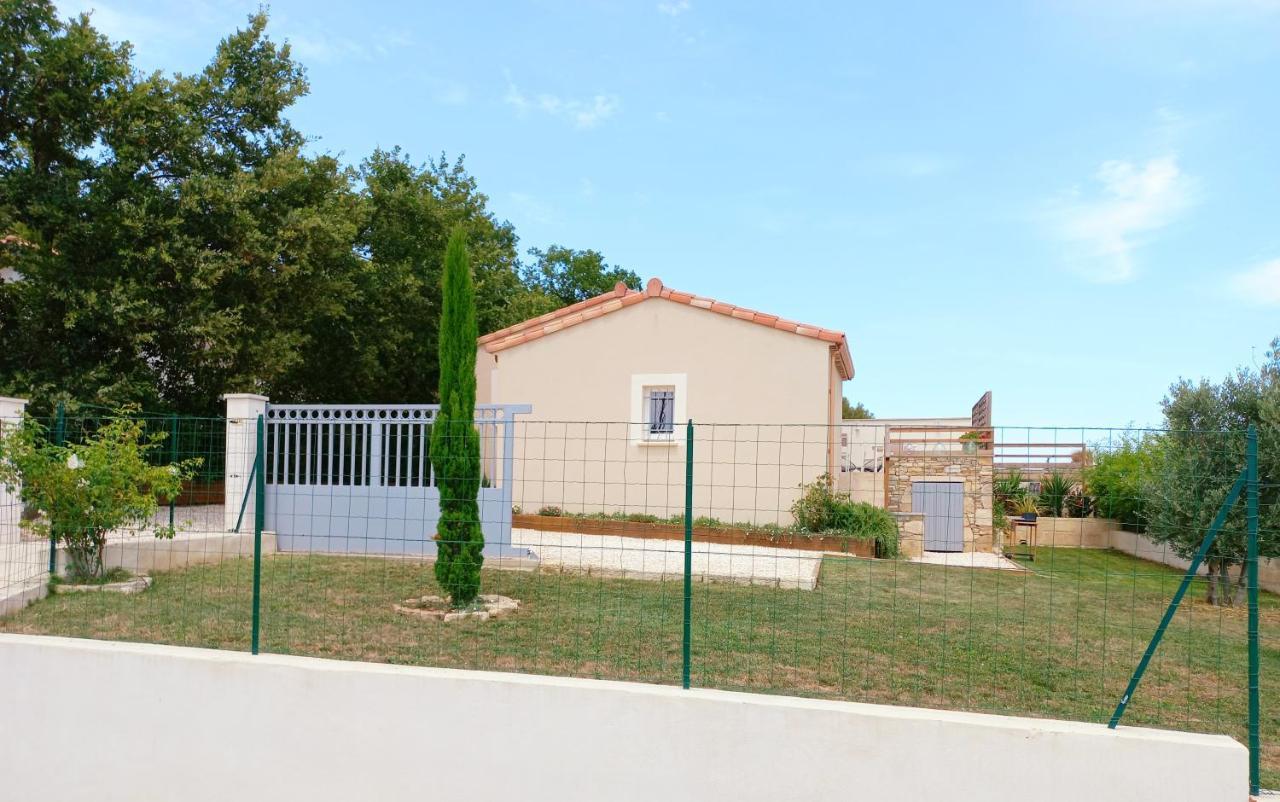 Charmante villa dans un village paisible aux portes d'Uzès et des Cévennes Saint-Hippolyte-de-Caton Esterno foto